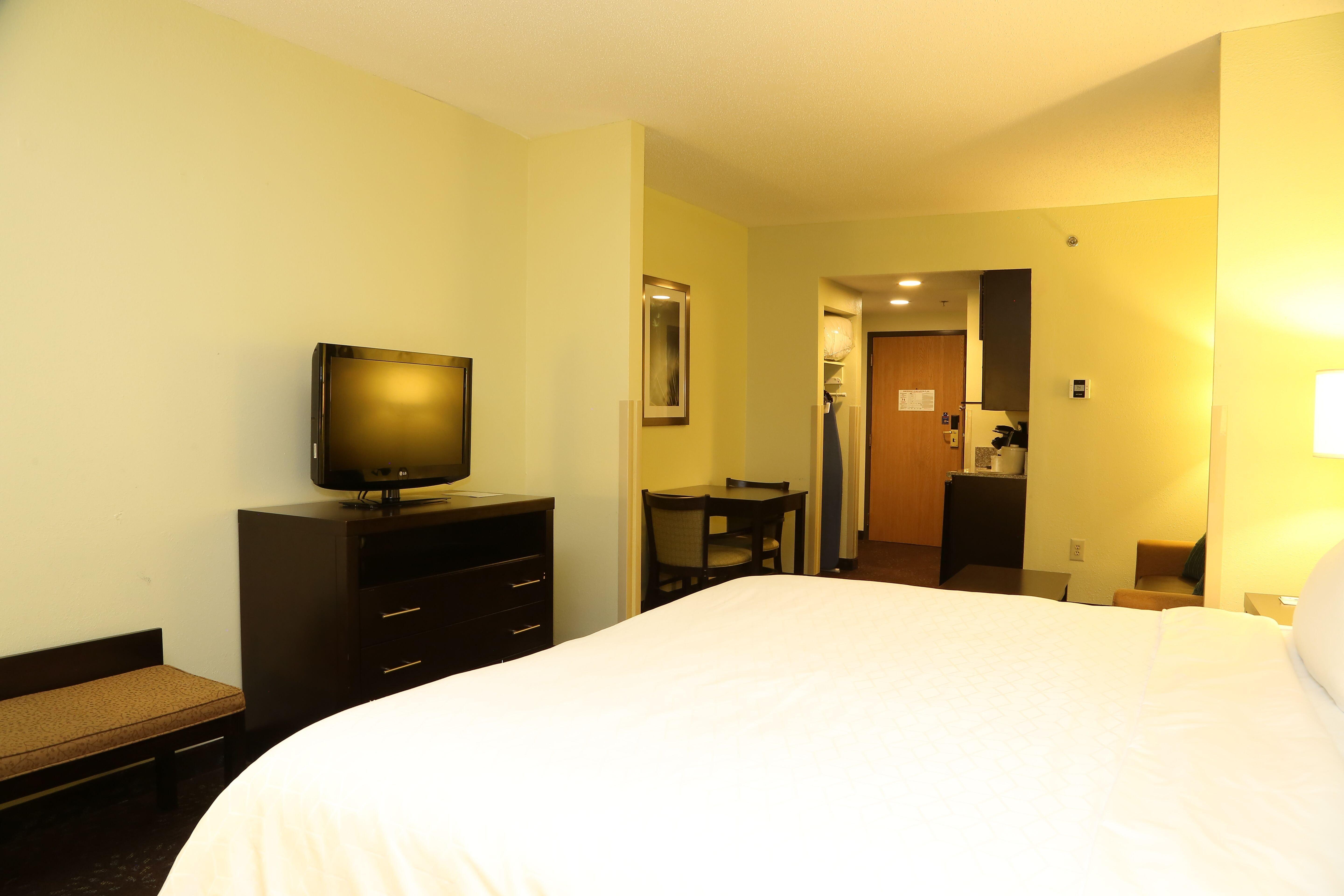 Holiday Inn Express Hotel & Suites Cleveland - Ms By Ihg Zewnętrze zdjęcie