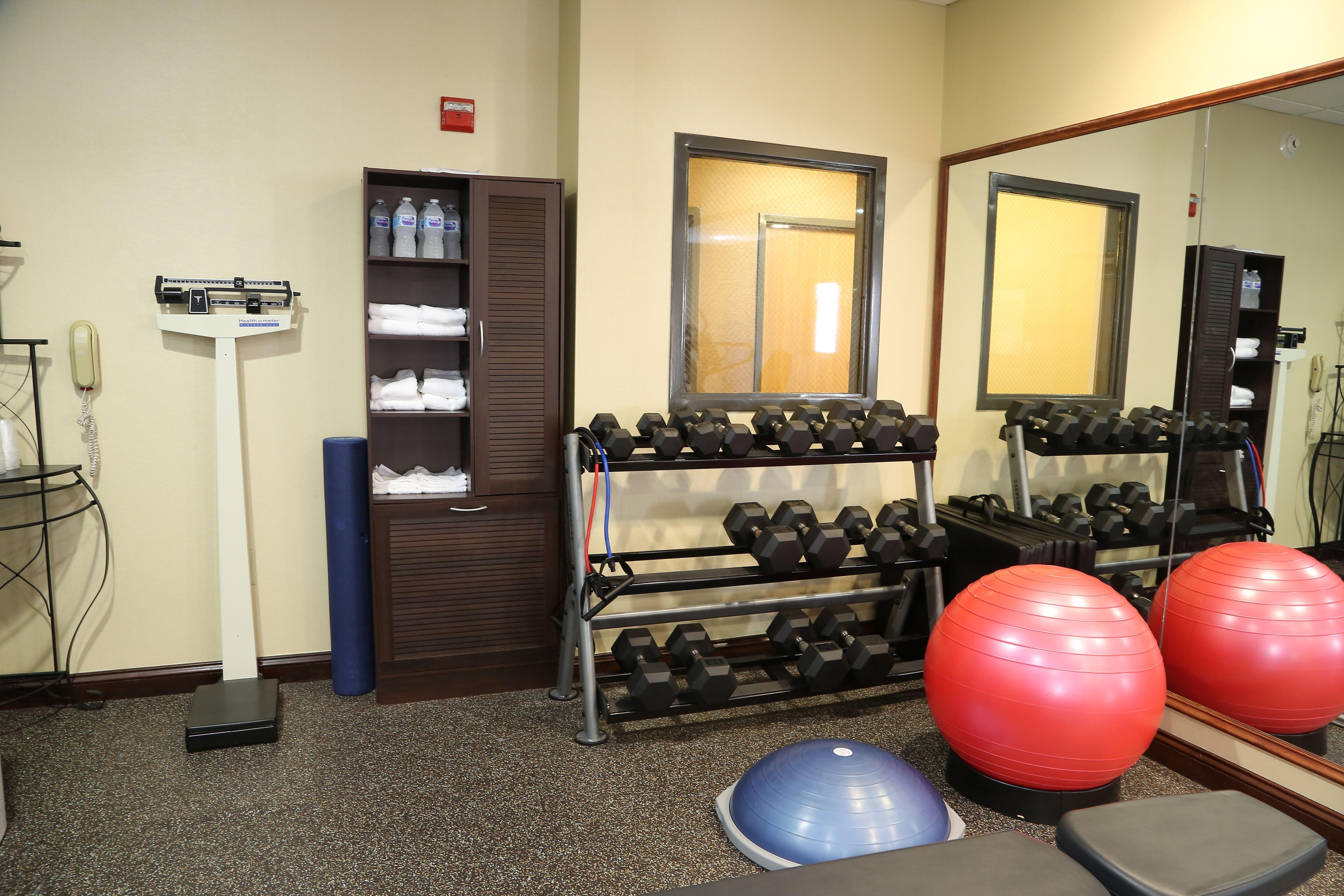 Holiday Inn Express Hotel & Suites Cleveland - Ms By Ihg Zewnętrze zdjęcie