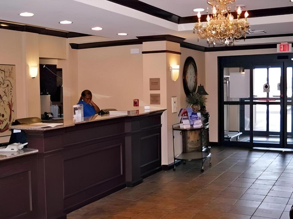 Holiday Inn Express Hotel & Suites Cleveland - Ms By Ihg Zewnętrze zdjęcie