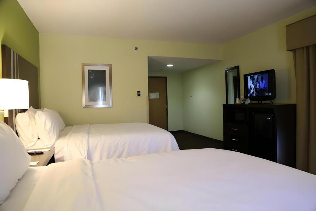 Holiday Inn Express Hotel & Suites Cleveland - Ms By Ihg Zewnętrze zdjęcie