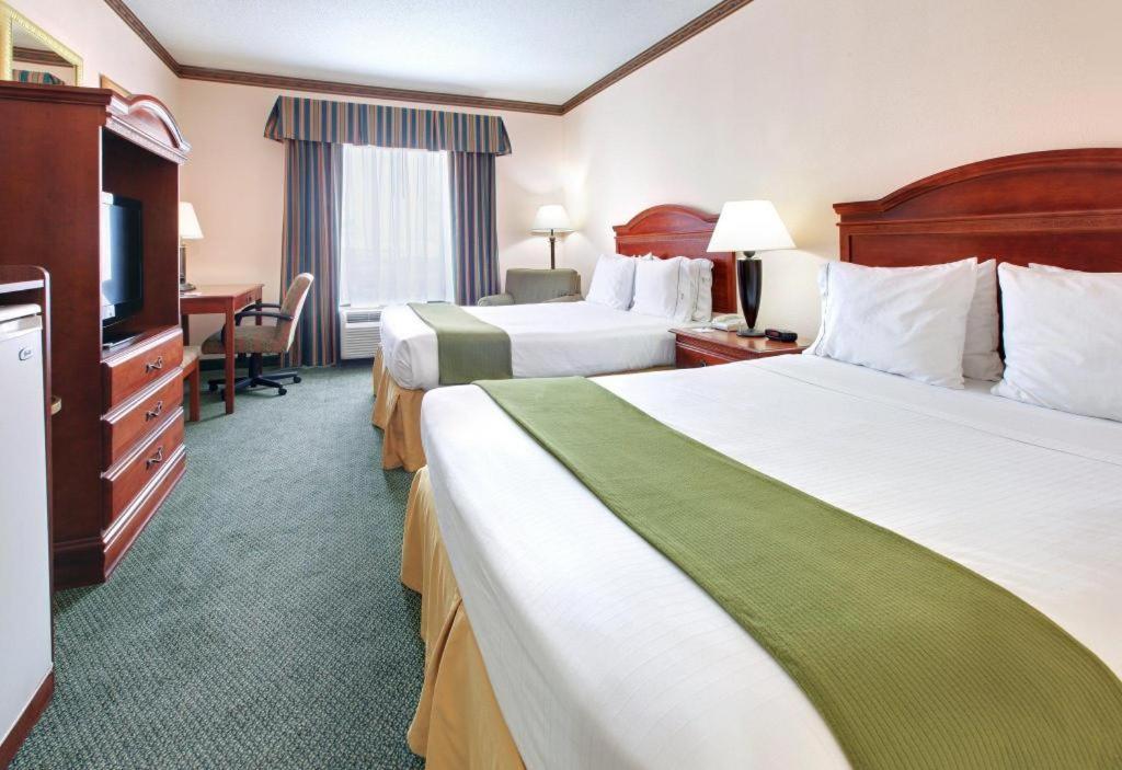 Holiday Inn Express Hotel & Suites Cleveland - Ms By Ihg Zewnętrze zdjęcie