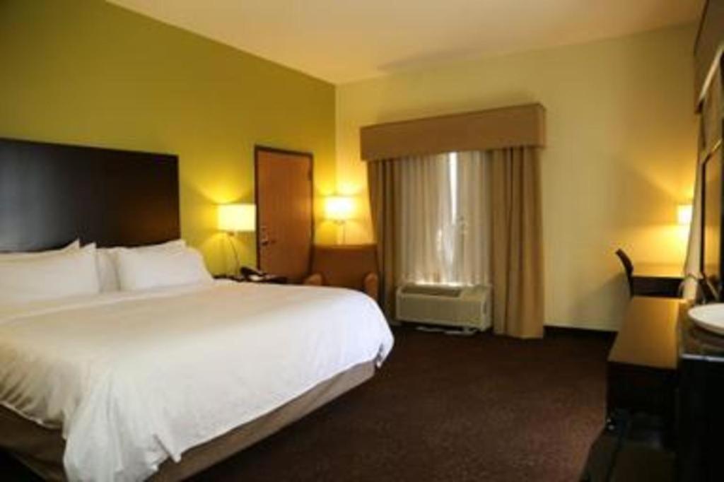 Holiday Inn Express Hotel & Suites Cleveland - Ms By Ihg Zewnętrze zdjęcie