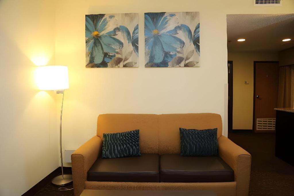 Holiday Inn Express Hotel & Suites Cleveland - Ms By Ihg Zewnętrze zdjęcie