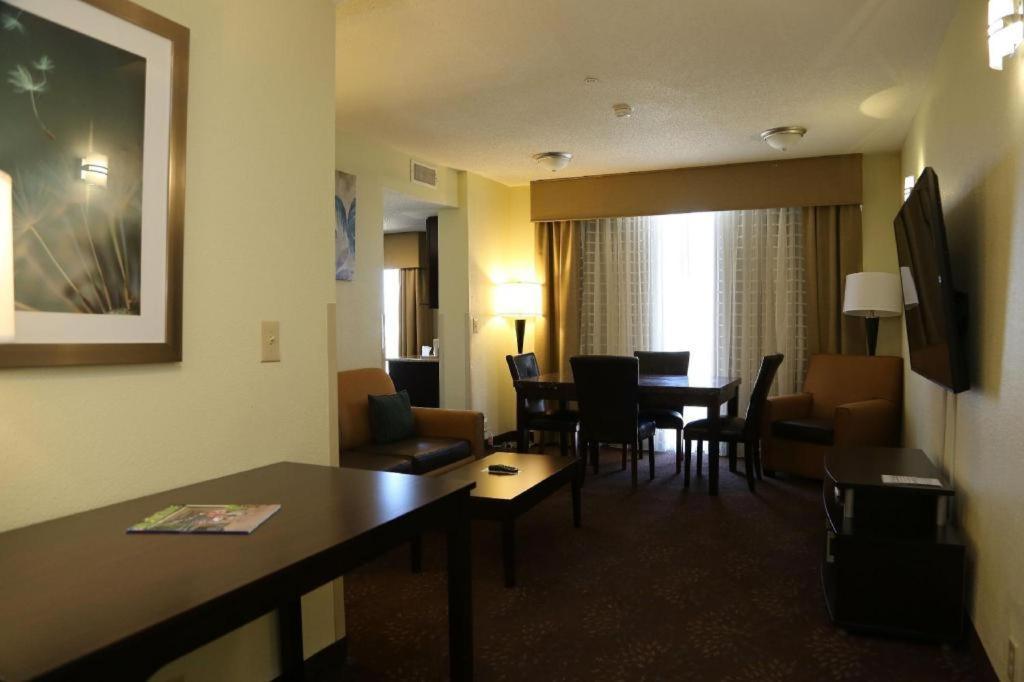 Holiday Inn Express Hotel & Suites Cleveland - Ms By Ihg Zewnętrze zdjęcie