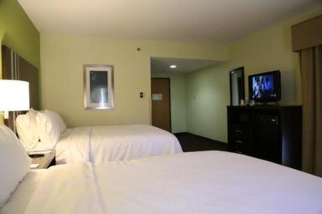 Holiday Inn Express Hotel & Suites Cleveland - Ms By Ihg Zewnętrze zdjęcie
